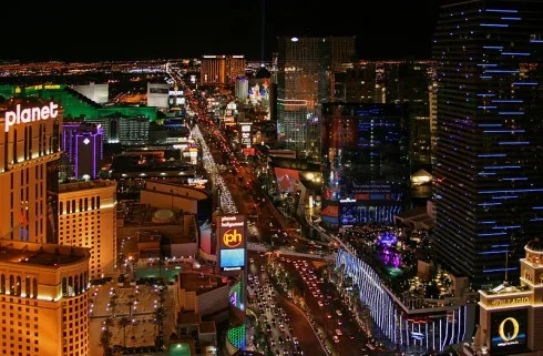800px-Las_Vegas_Strip_at_night,_2012