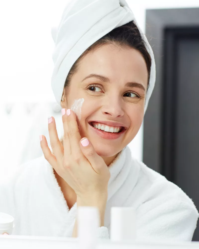 Dưỡng da trước khi trang điểm
