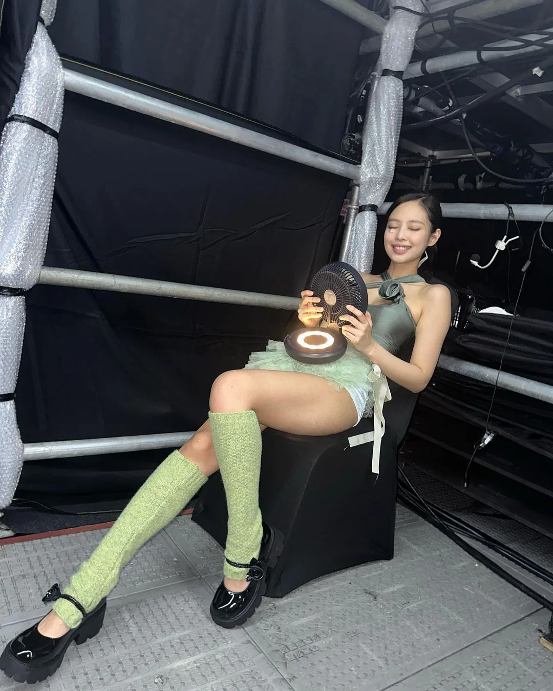 Jennie diện mary jane