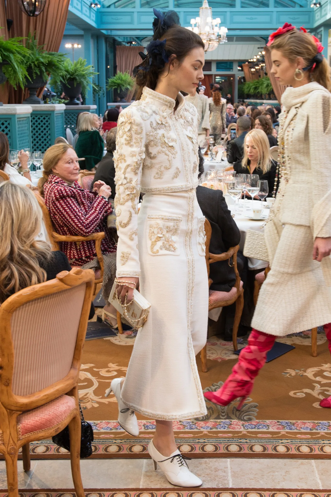 bst thoi trang chanel prefall 2017