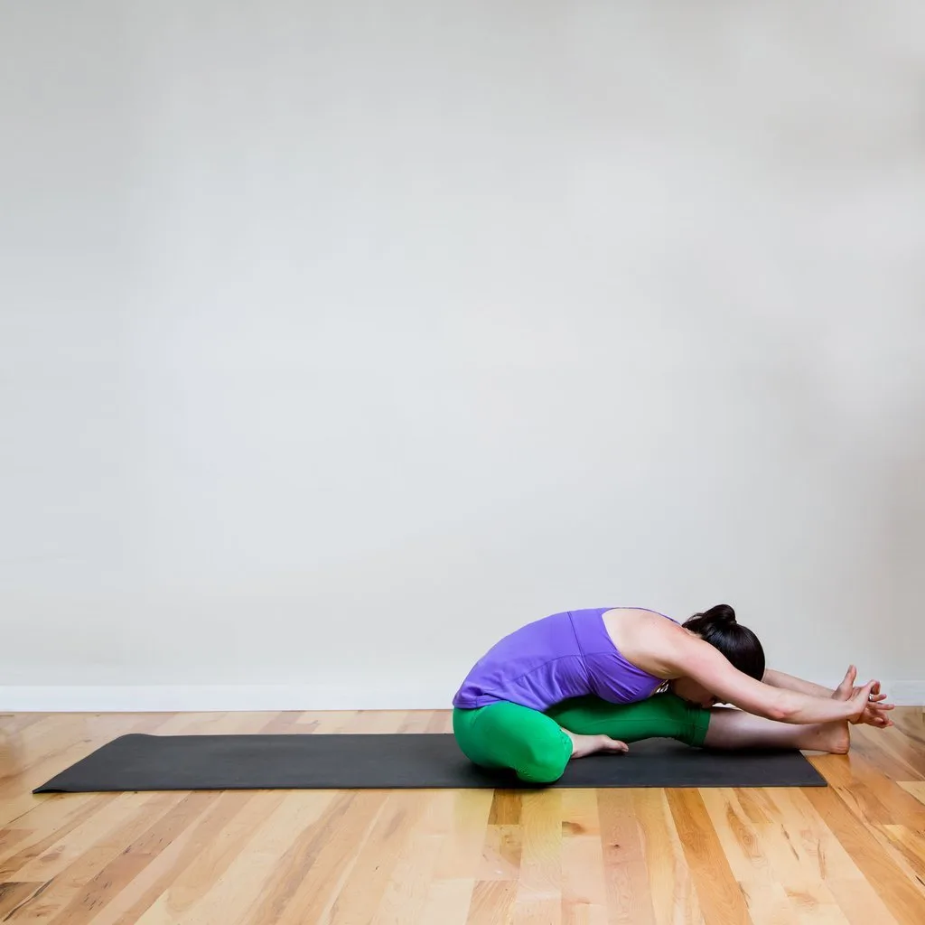 động tác yoga đơn giản 4 bài tập yoga đơn giản 3