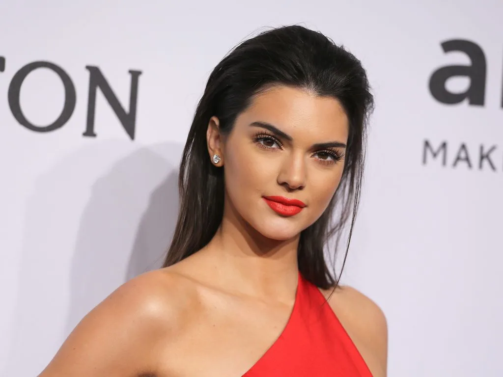 Mandatory Credit: Photo by Erik Pendzich/Rex/REX (4428194el) Kendall Jenner amfAR gala, New York, America - 11 Feb 2015