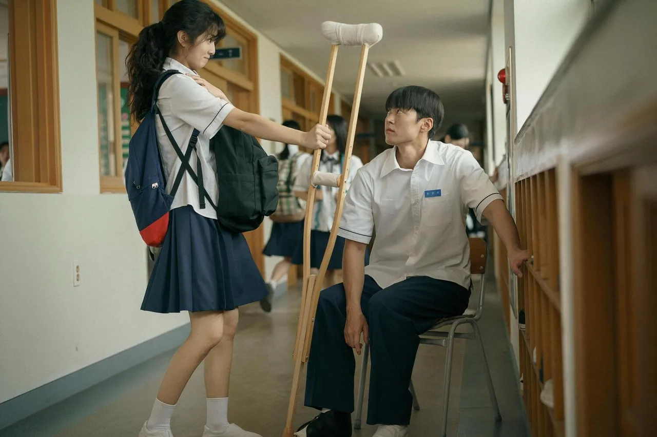 elle-review-love-untangled-netflix-2025-chuyen-tinh-toc-roi00001