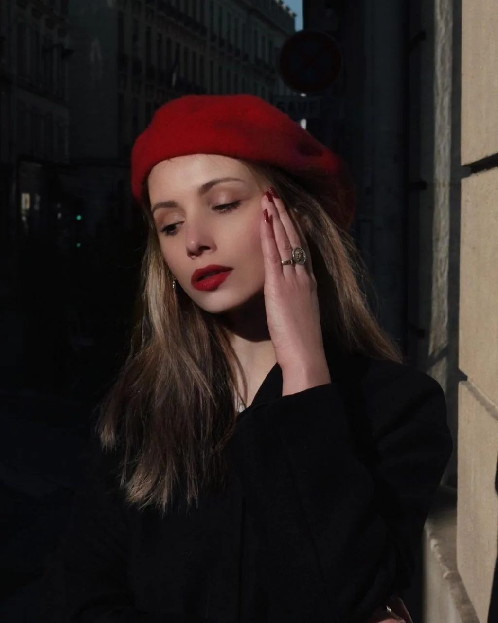 Màu son đỏ đặc biệt thu hút các quý cô Paris Màu son đỏ đặc biệt thu hút các quý cô Paris