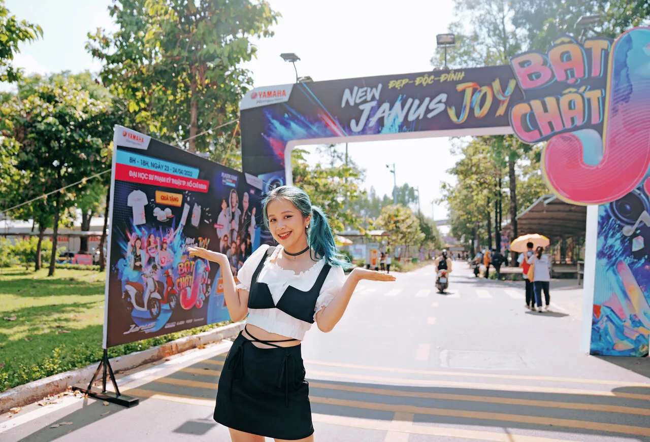 chang mie tóc xanh janus campus tour