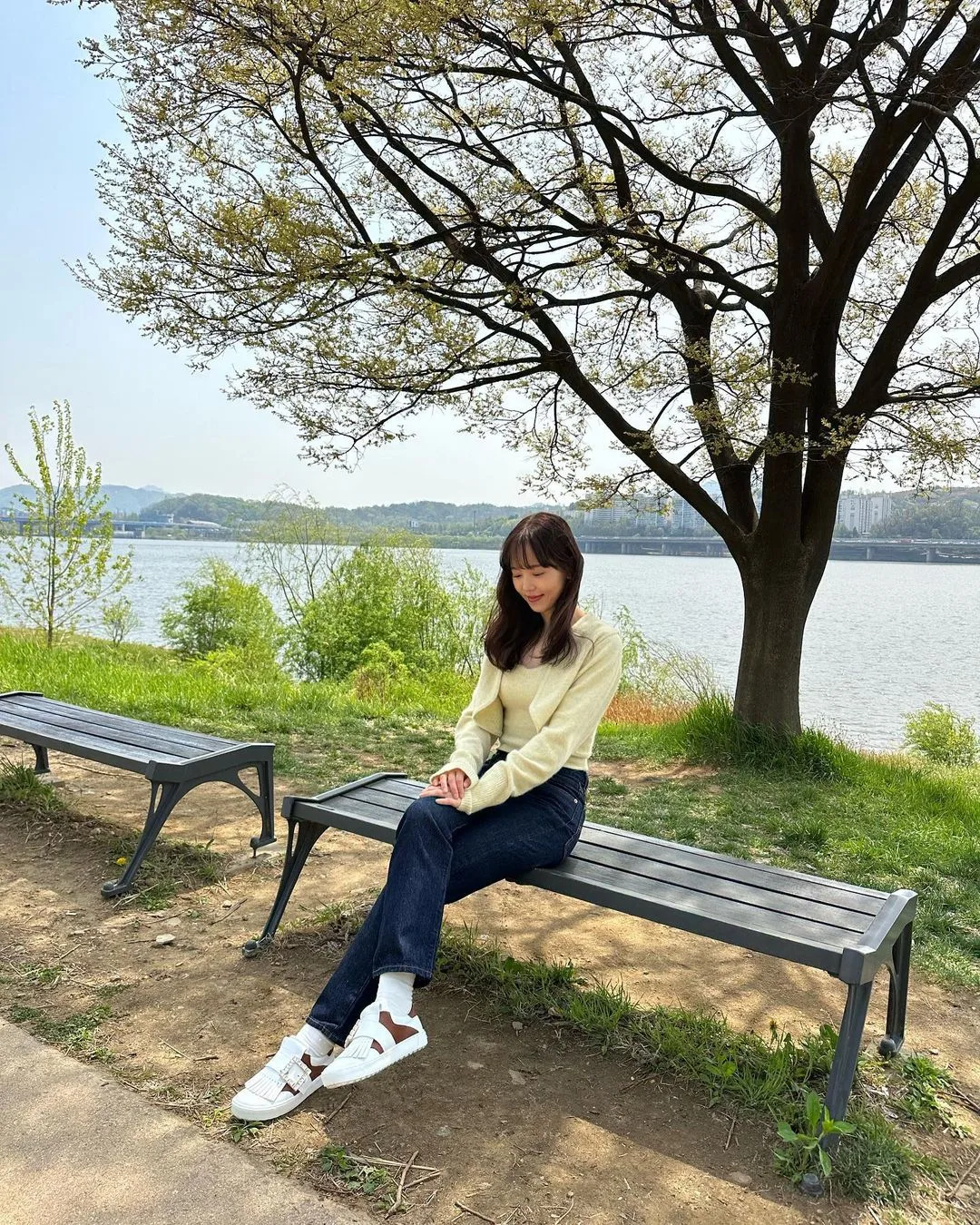 thời trang đời thường của “chị gái Suzy” Kang Han Na