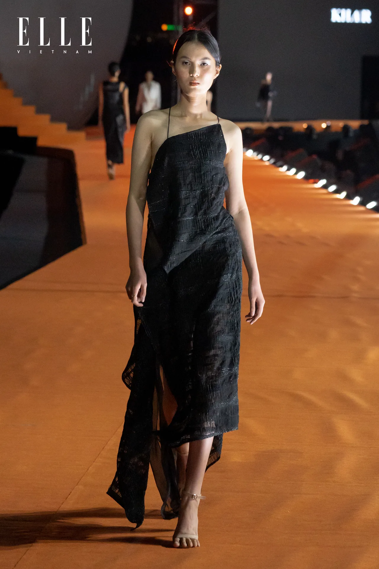ELLE Fashion Show 2022 KHAAR BST Tóc look 7