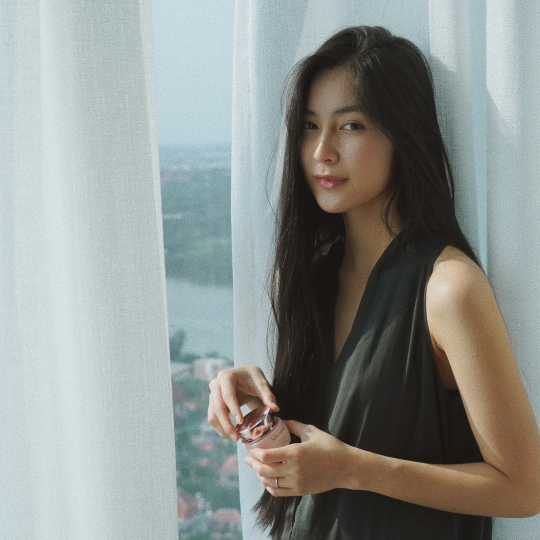 Nàng thơ Song Hye Kyo và loạt sao Việt chia sẻ bí quyết giữ gìn nhan sắc đến bất chấp thời gian với bộ dưỡng da Sulwhasoo 8