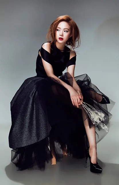 Minh Hằng tiếp tục "quyến rũ" người hâm mộ Minh Hằng tiếp tục "quyến rũ" người hâm mộ