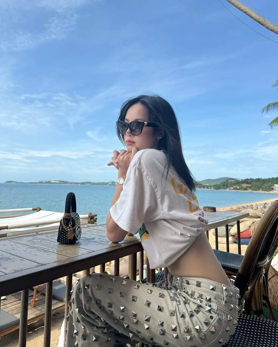 lalalalisa_m quà tặng thời trang đính đá