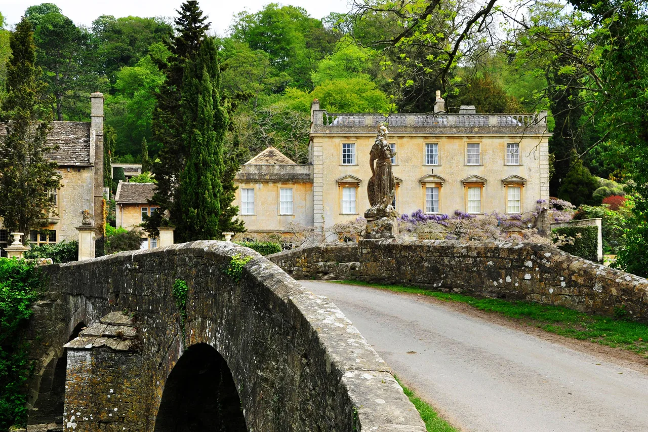 làng Iford