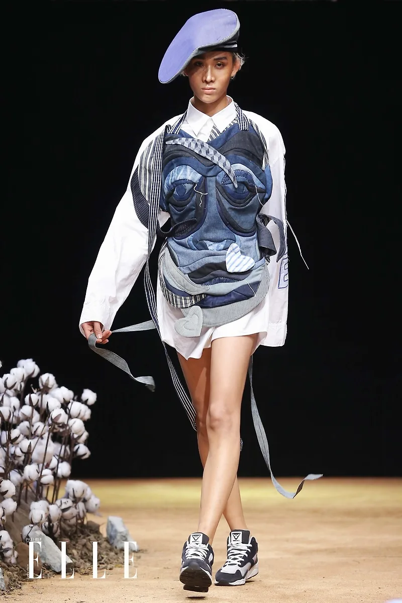NTK Võ Công Khanh mang đến sự tươi vui với BST "Giấc mơ của Lily" tại ELLE Fashion Show NTK Võ Công Khanh mang đến sự tươi vui với BST "Giấc mơ của Lily" tại ELLE Fashion Show