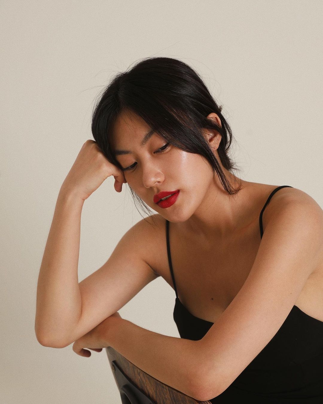 Jawline đẹp như điêu khắc Jawline đẹp như điêu khắc