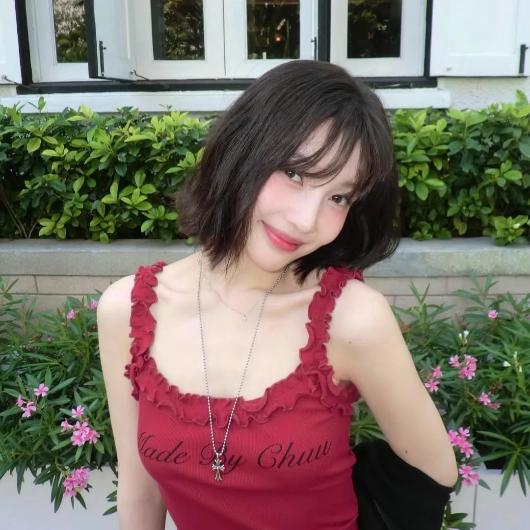 Joy (Red Velvet) xinh đẹp với phong cách trang điểm trẻ trung