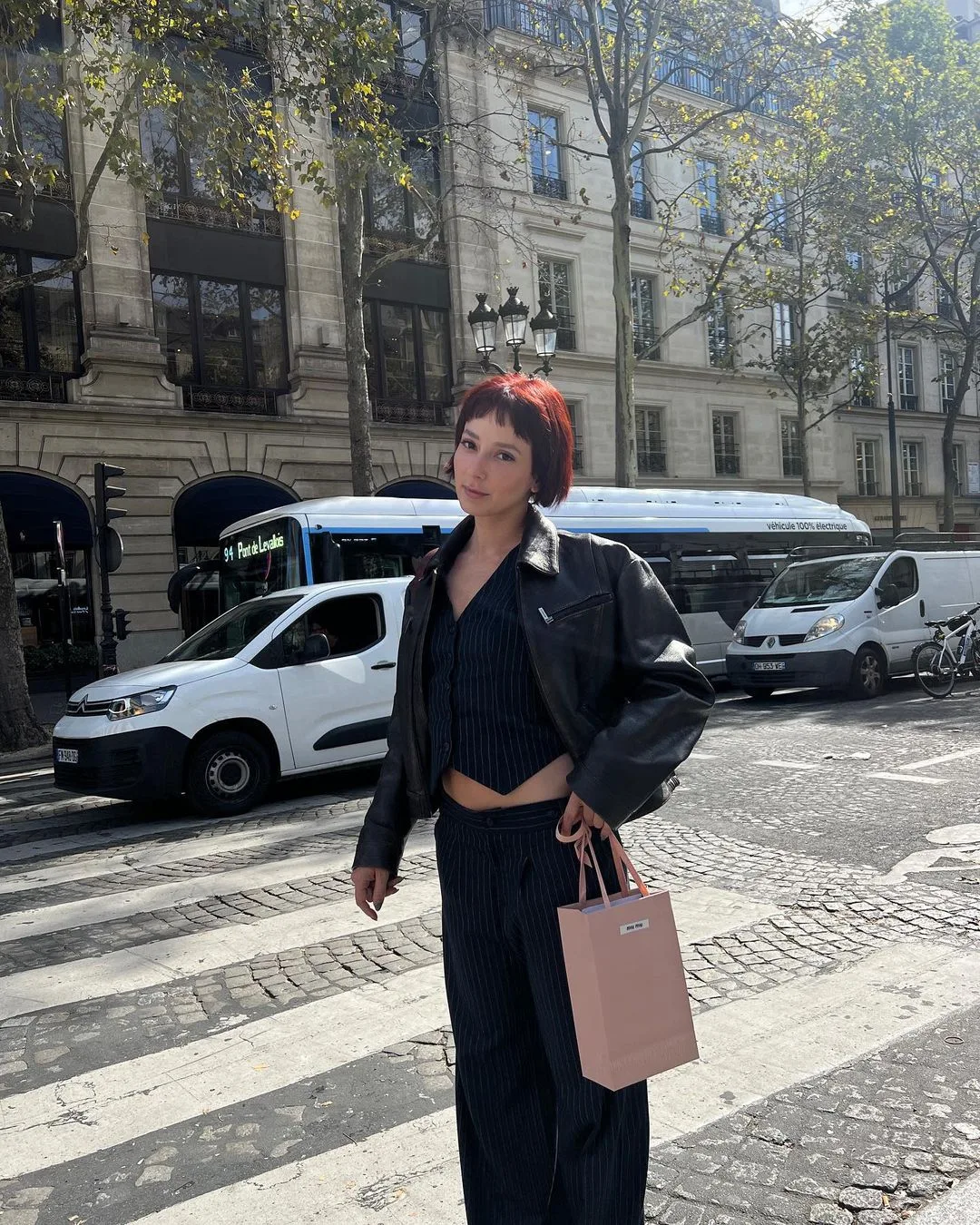alyssainthecity diện vest quần ống rộng