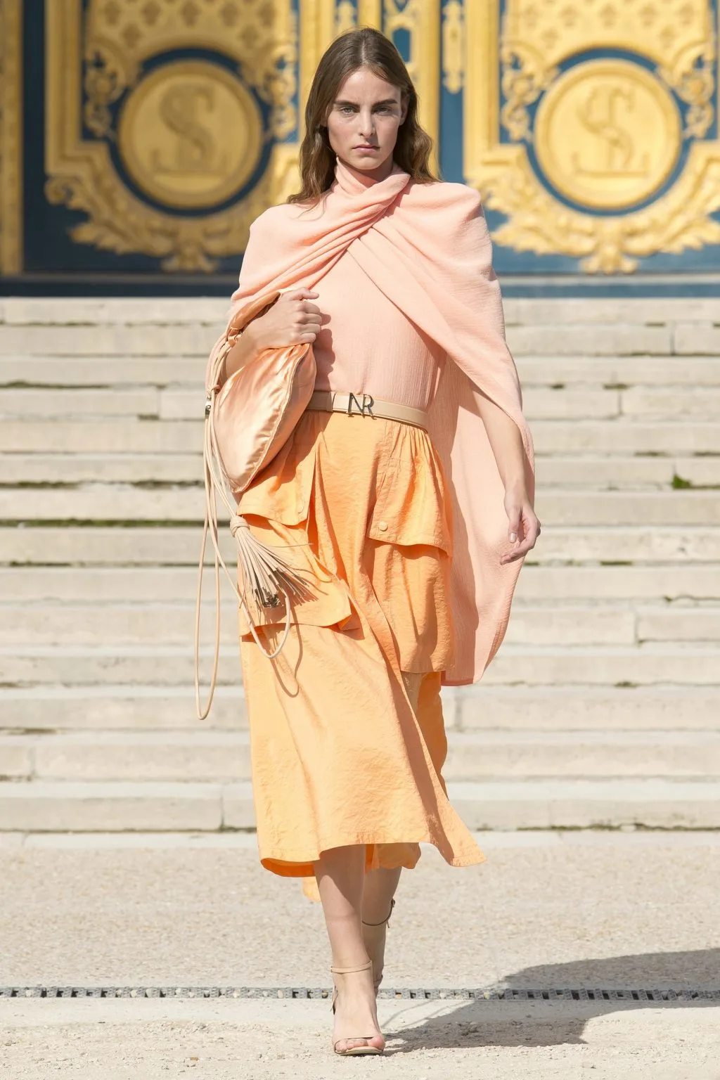 Bộ sưu tập Xuân-Hè 2018 Nina Ricci: Cảm hứng quân đội lãng mạn Bộ sưu tập Xuân-Hè 2018 Nina Ricci: Cảm hứng quân đội lãng mạn