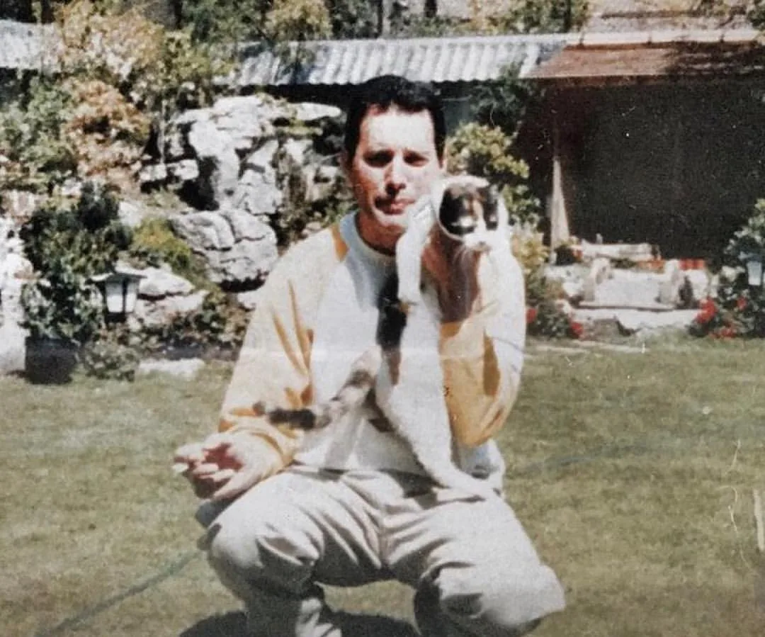 elle việt nam freddie mercury9
