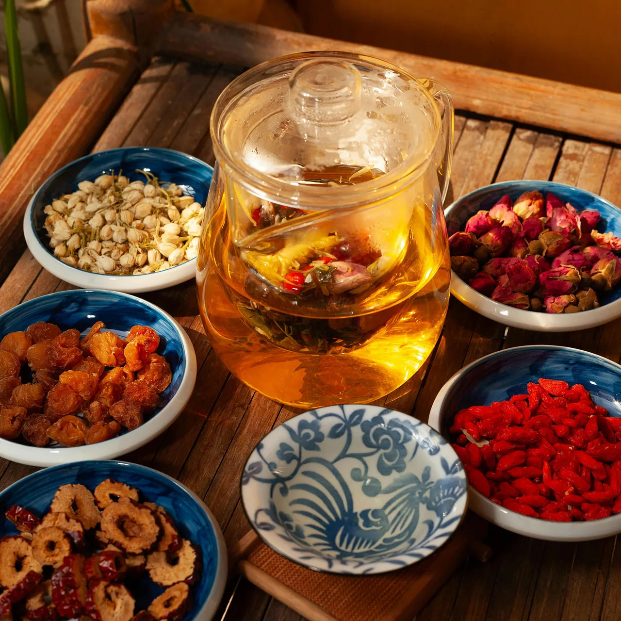 pha trà dưỡng nhan thanh lọc cơ thể