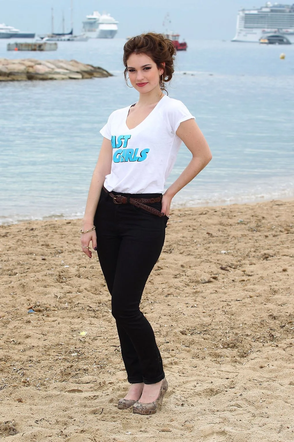 Hành trình thay đổi phong cách thời trang qua từng năm của Lily James Hành trình thay đổi phong cách thời trang qua từng năm của Lily James