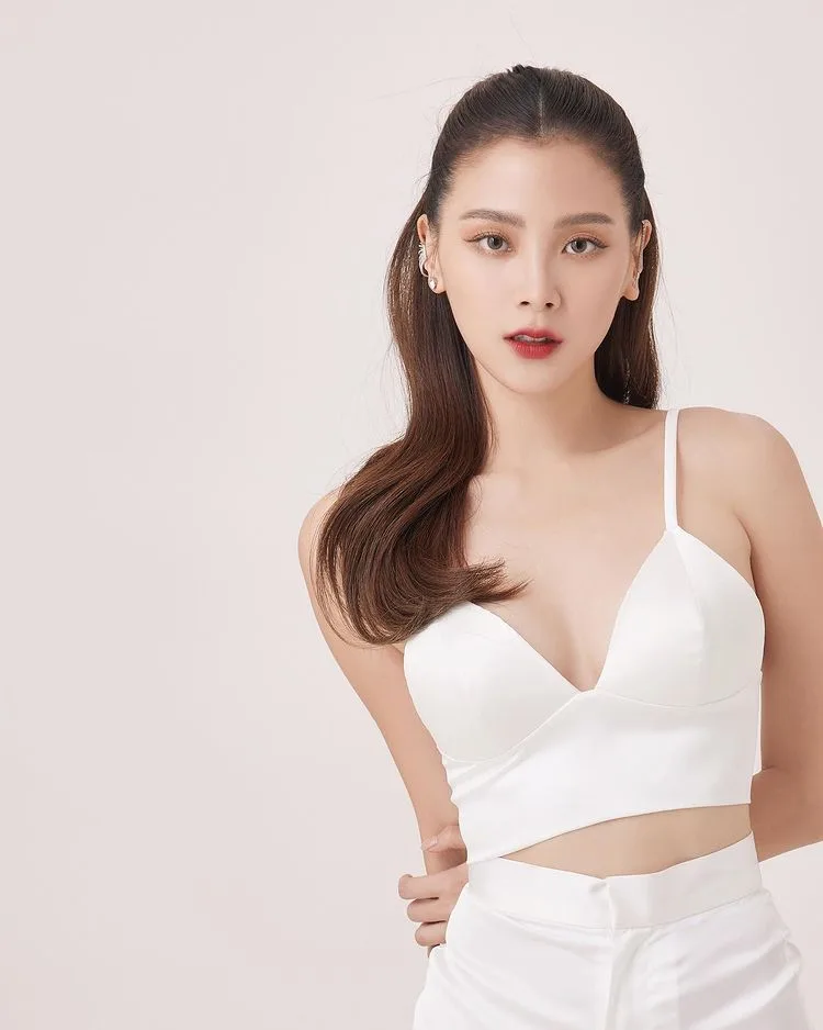 Cách tạo khối cho phần xương quai xanh nổi bật Cách tạo khối cho phần xương quai xanh nổi bật