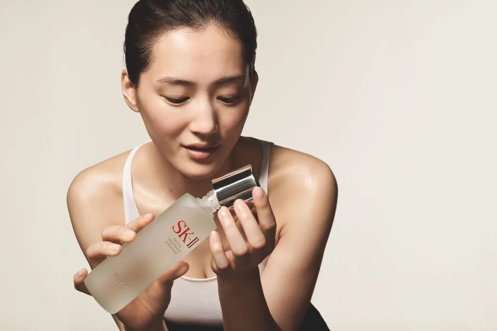 Chăm sóc da với SK-II. Chăm sóc da với SK-II.