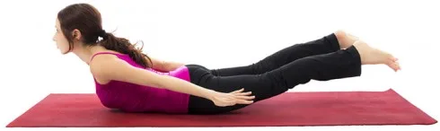 Bài tập Yoga giúp giảm mỡ đùi: Tư thế con châu chấu