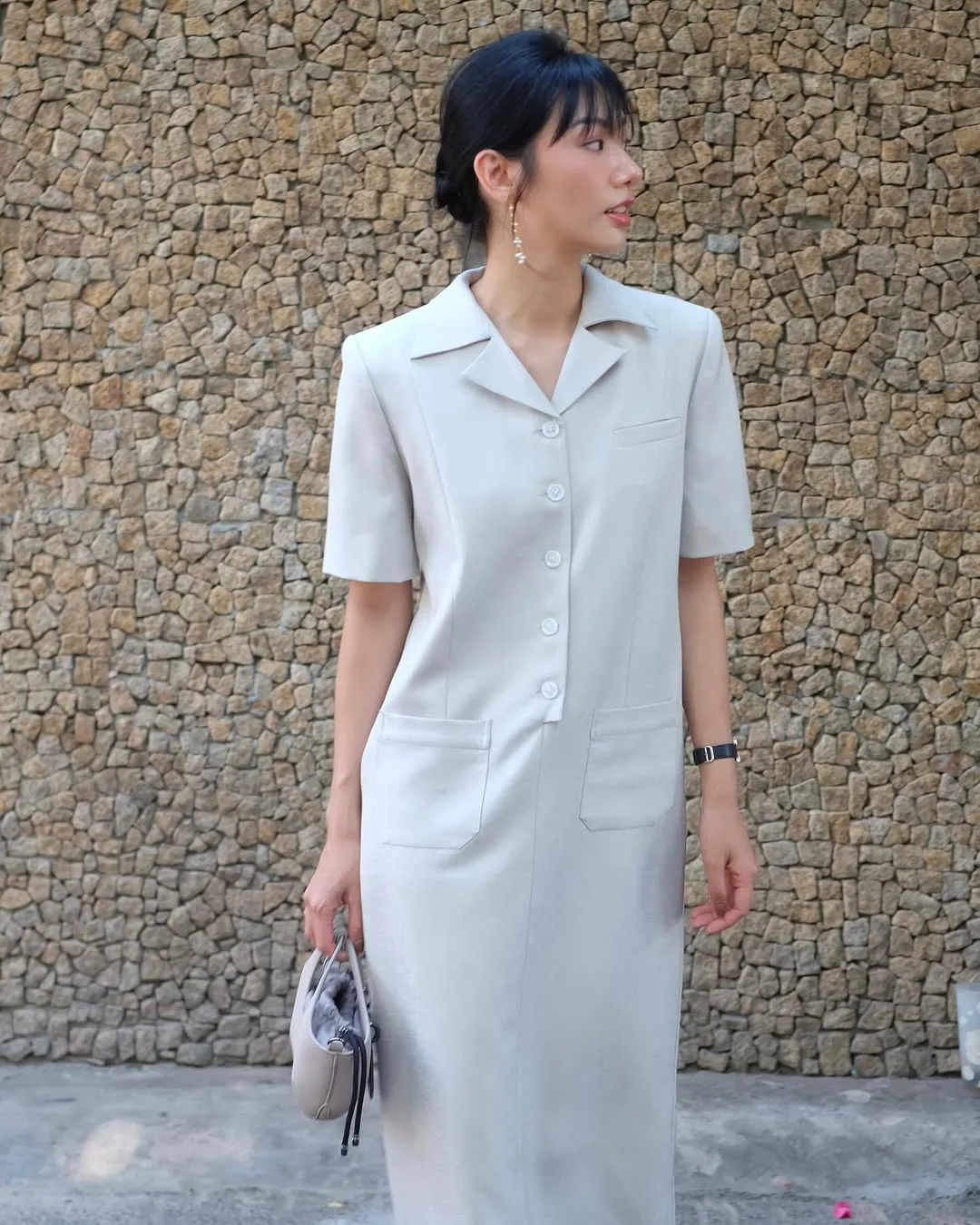 Tống Khánh Linh váy chiết eo