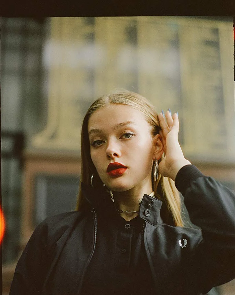 diễn viên jessica alexander son đỏ diễn viên jessica alexander son đỏ