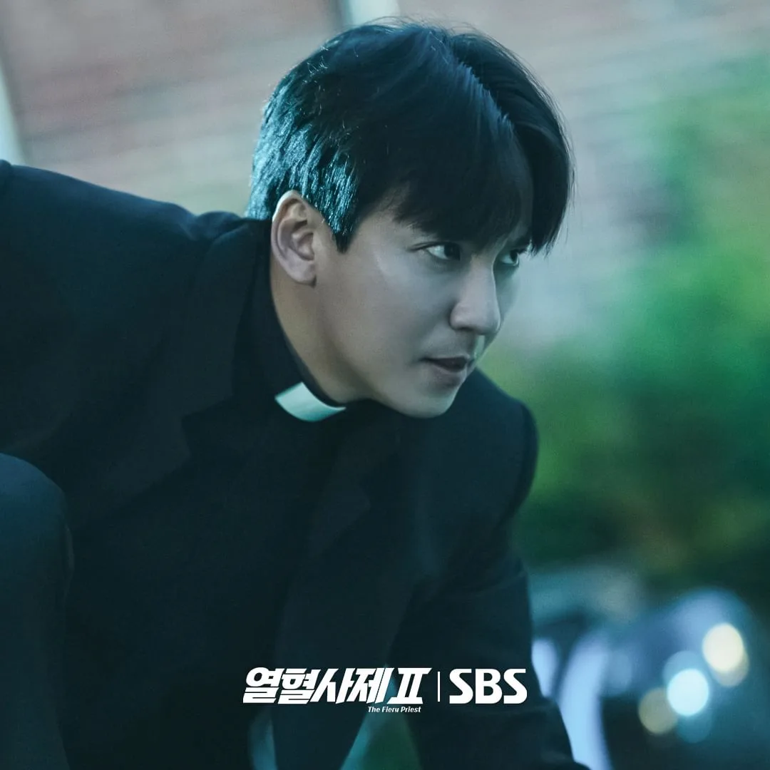 sbsdrama.official áo khoác đen linh mục