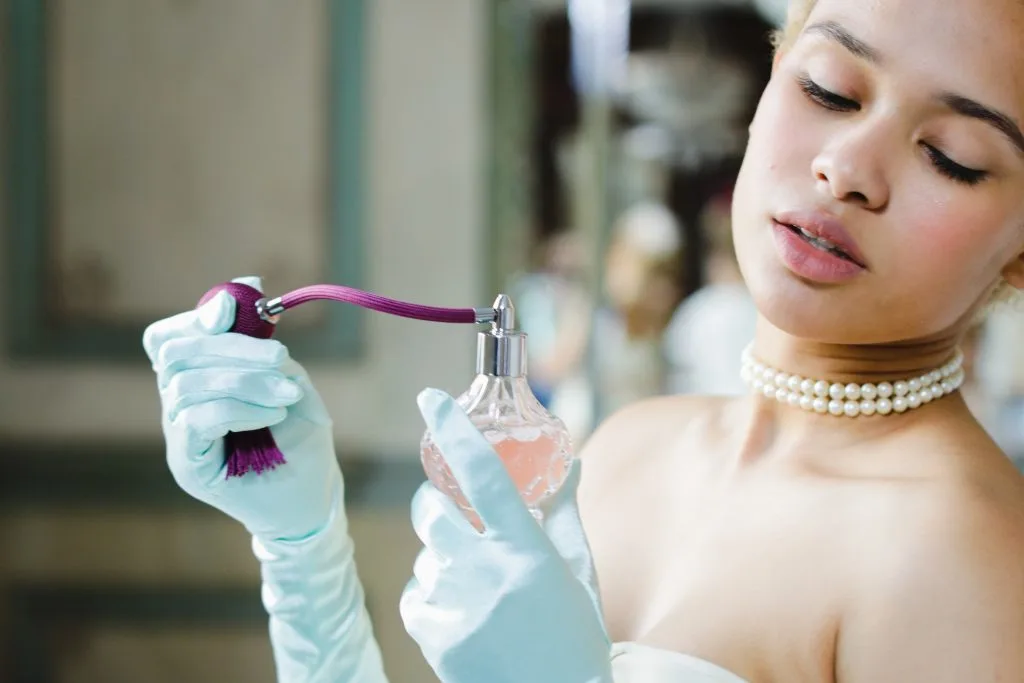 mẹo giữ mùi hương nước hoa lâu phai mẹo giữ mùi hương nước hoa lâu phai
