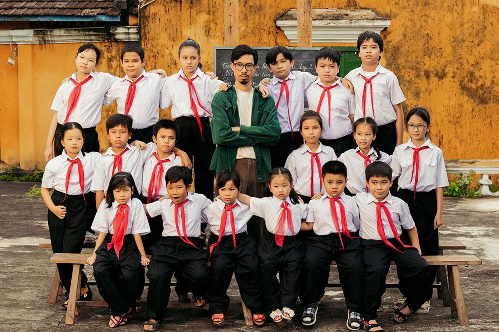 Đen và dàn diễn viên trong mv mới