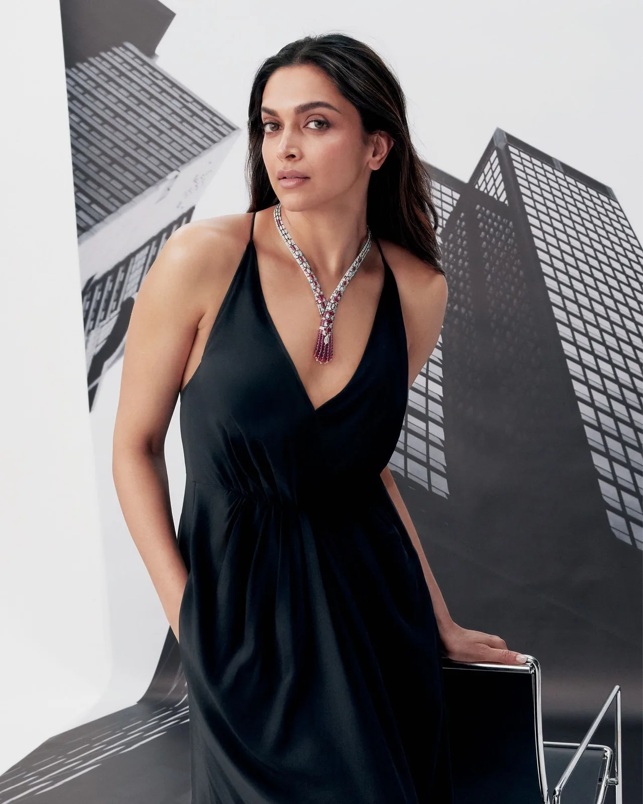 Deepika Padukone trong chiến dịch quảng bá BST Le Voyage Recommencé