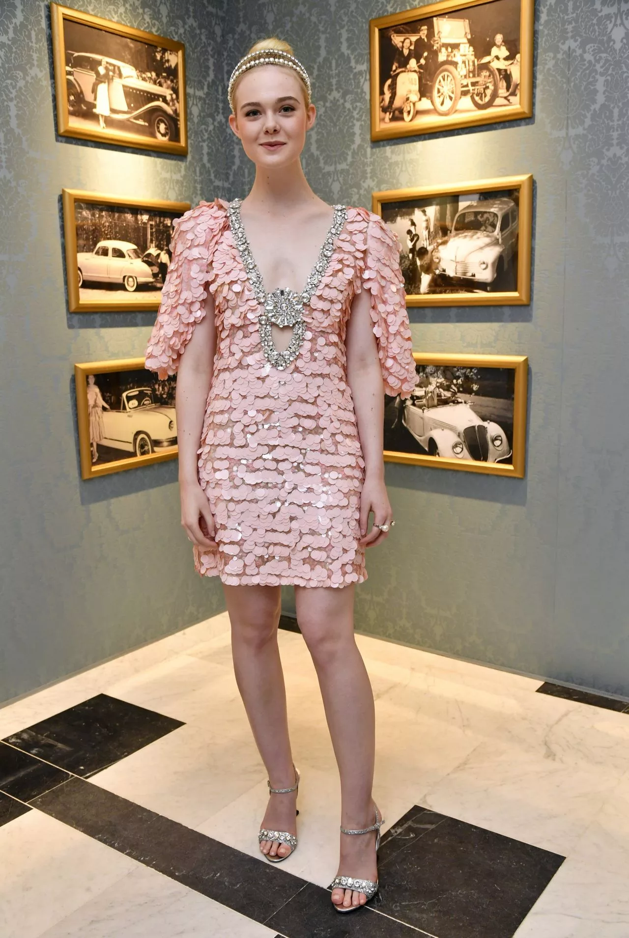 phong cach thoi trang haute couture 2018 - elle fanning - elle vietnam 1