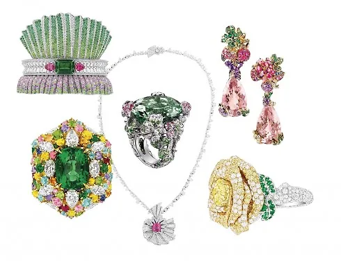 BST Rose Dior Pré Catelan kết hợp chất liệu thủy tinh cùng vàng và vàng hồng