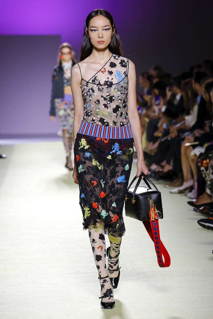 elle việt nam túi hình học versace