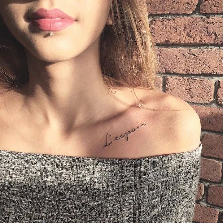 hình xăm chữ_Alex Hearn