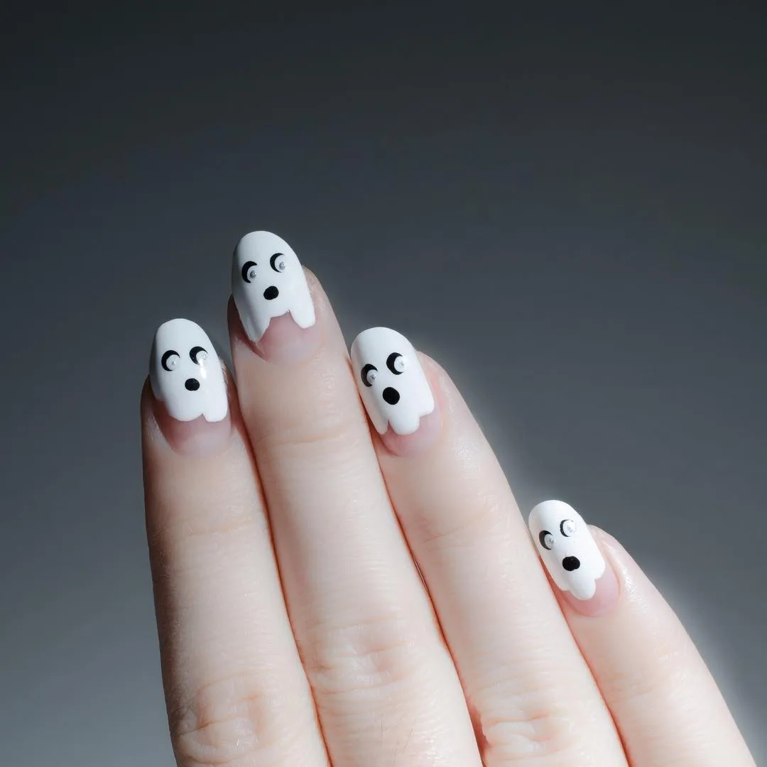 móng tay mùa Halloween