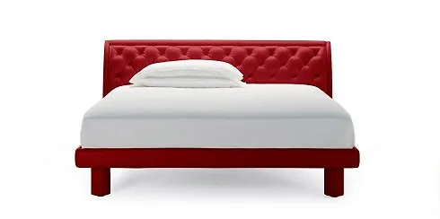 Chiếc giường màu đỏ mang lại cảm giác ấm cúng cho phòng ngủ - Sản phẩm của