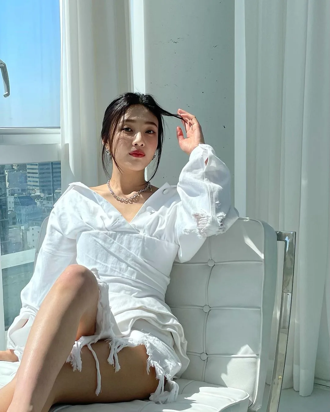 Những kiểu tóc thời thượng khi kết hợp cùng tóc mái dài Những kiểu tóc thời thượng khi kết hợp cùng tóc mái dài