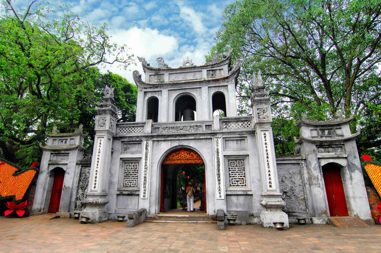 văn miếu quốc tử giám ở việt nam