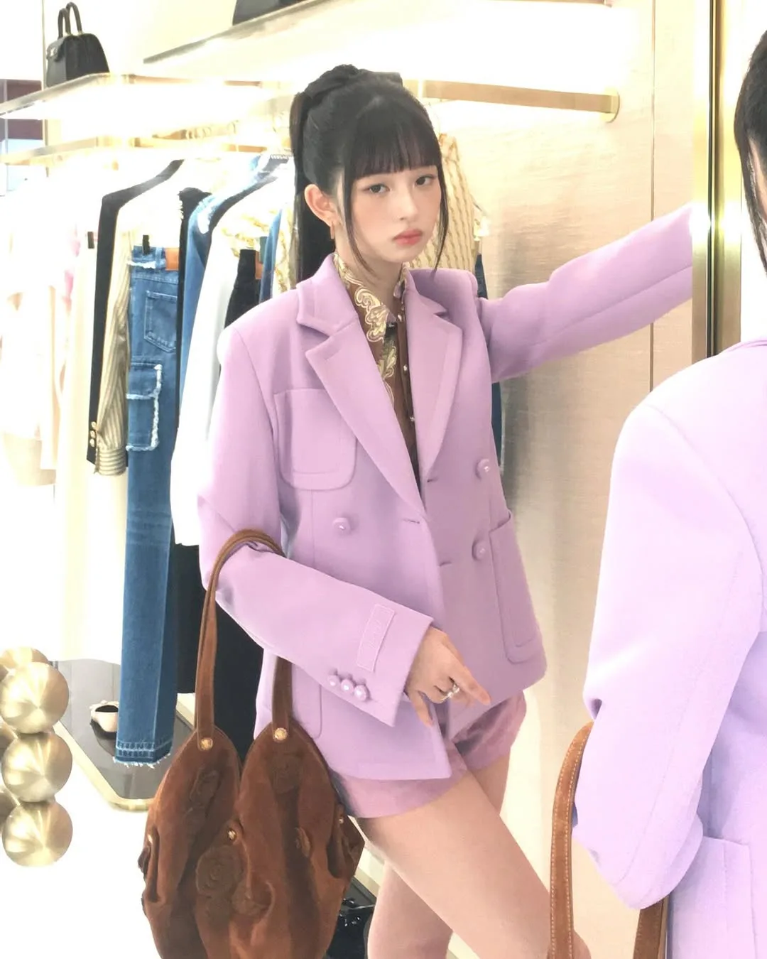 reinyourheart diện vest tím