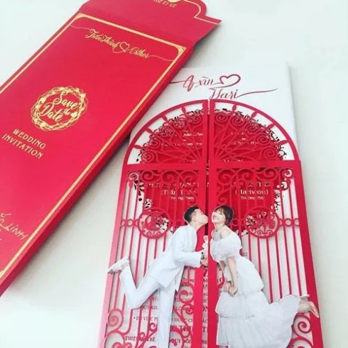 minh-hang-khoe-thiep-cuoi-cua-tran-thanh-va-hariwon2