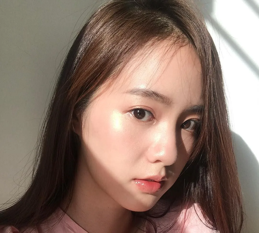 cô gái chăm sóc da chống lão hóa 06