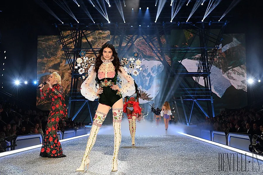 Hình ảnh Victoria’s Secret Show đốt cháy mạng xã hội tuần qua ELLE VN