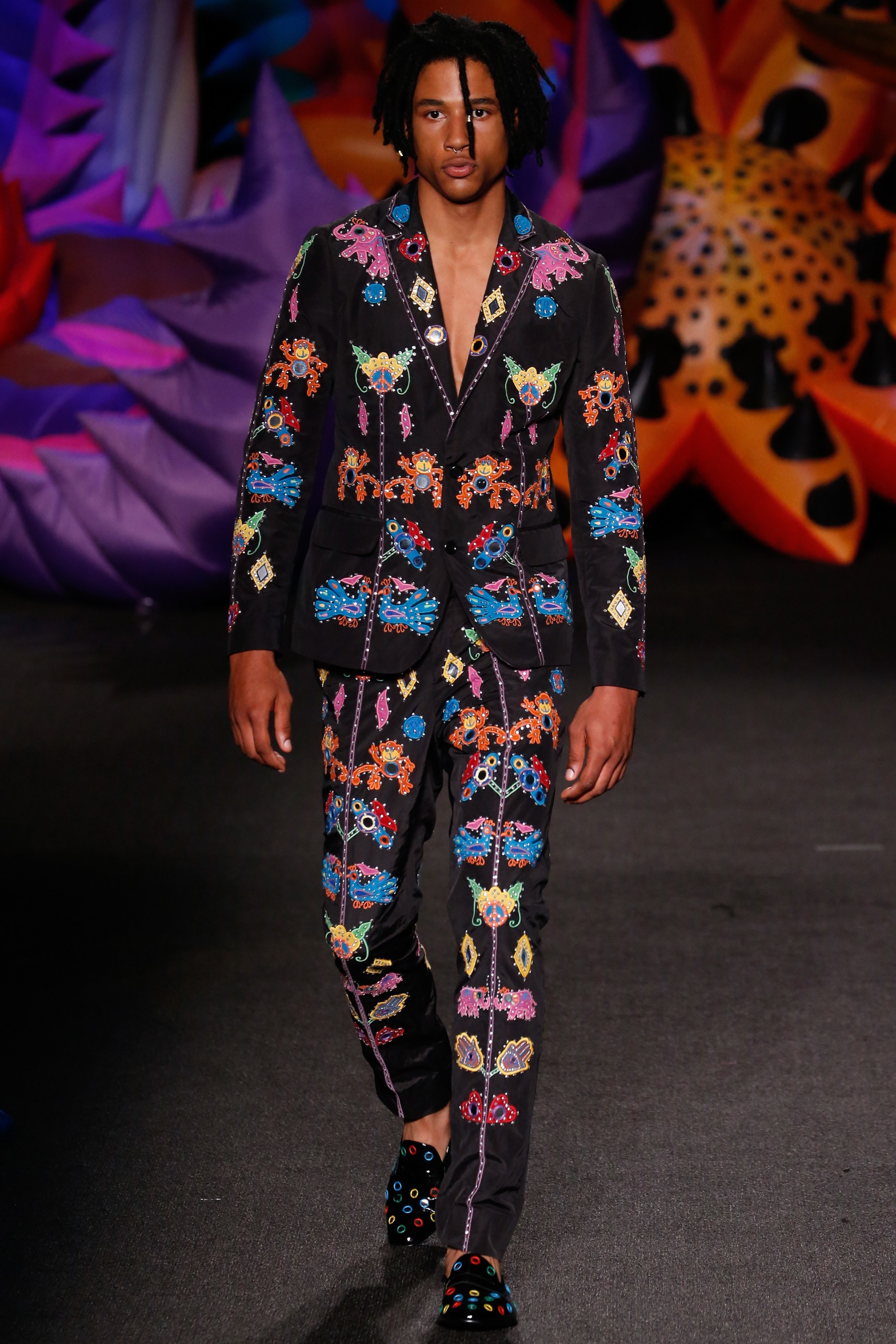 Bộ sưu tập thời trang Moschino Resort 2017 -ellevietnam 21