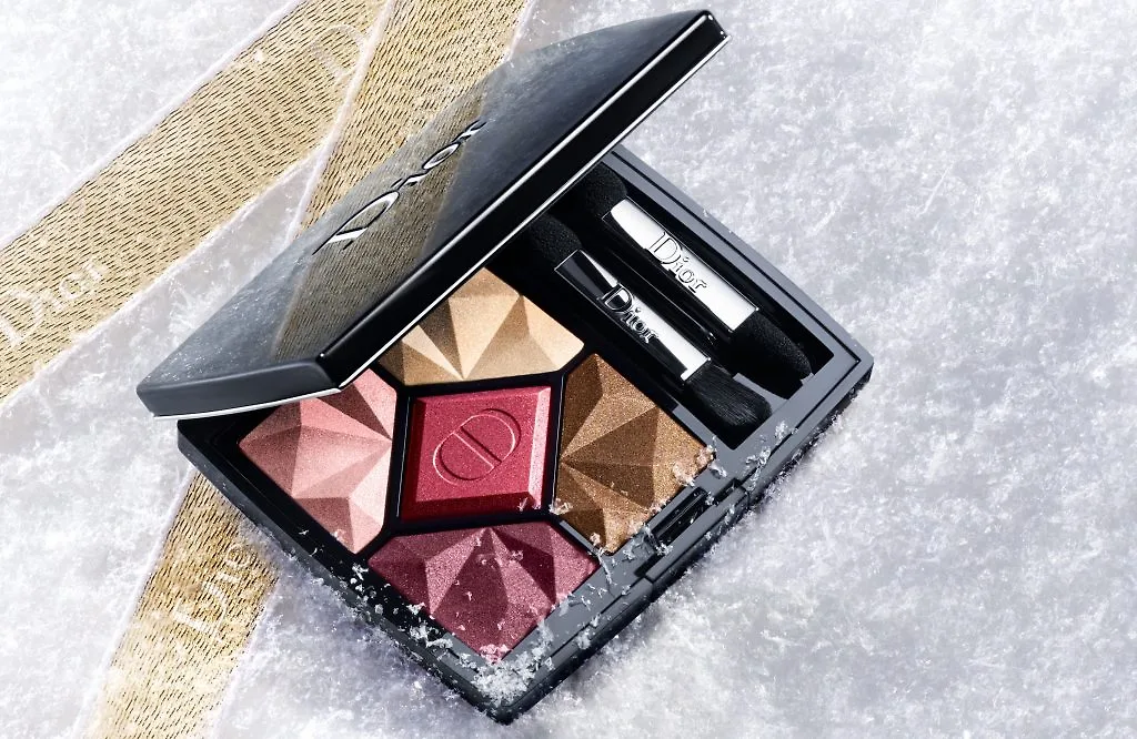 Dior ra mắt bộ sưu tập "đá quý" nhân mùa lễ hội Dior ra mắt bộ sưu tập "đá quý" nhân mùa lễ hội