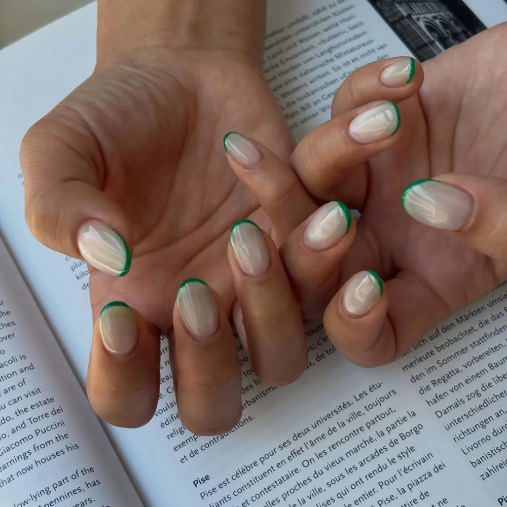 bộ móng sơn French tip xanh lá