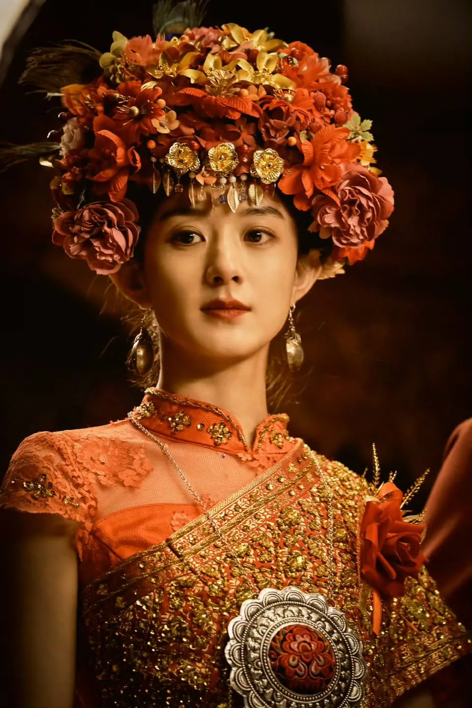 Kiểu tóc cài hoa của Triệu Lệ Dĩnh trên mạng xã hội.