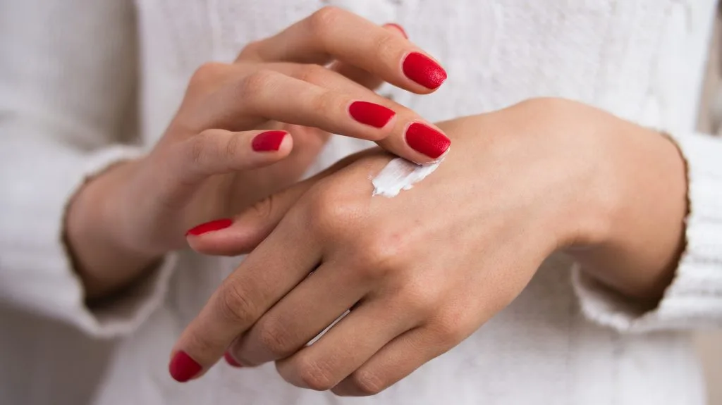 Ceramide là thành phần giúp cải thiện hàng rào bảo vệ da, phục hồi tổn thương và giúp da tránh tình trạng thất thoát độ ẩm. Ceramide là thành phần giúp cải thiện hàng rào bảo vệ da, phục hồi tổn thương và giúp da tránh tình trạng thất thoát độ ẩm.