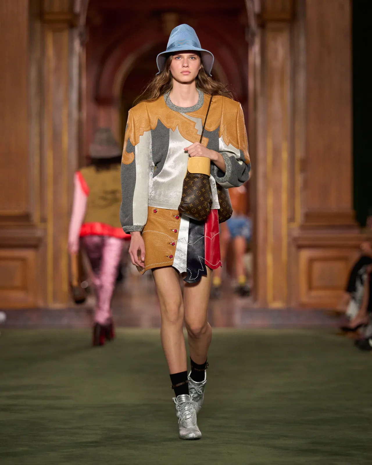 WOMEN_CRUISE_2027_Look_08